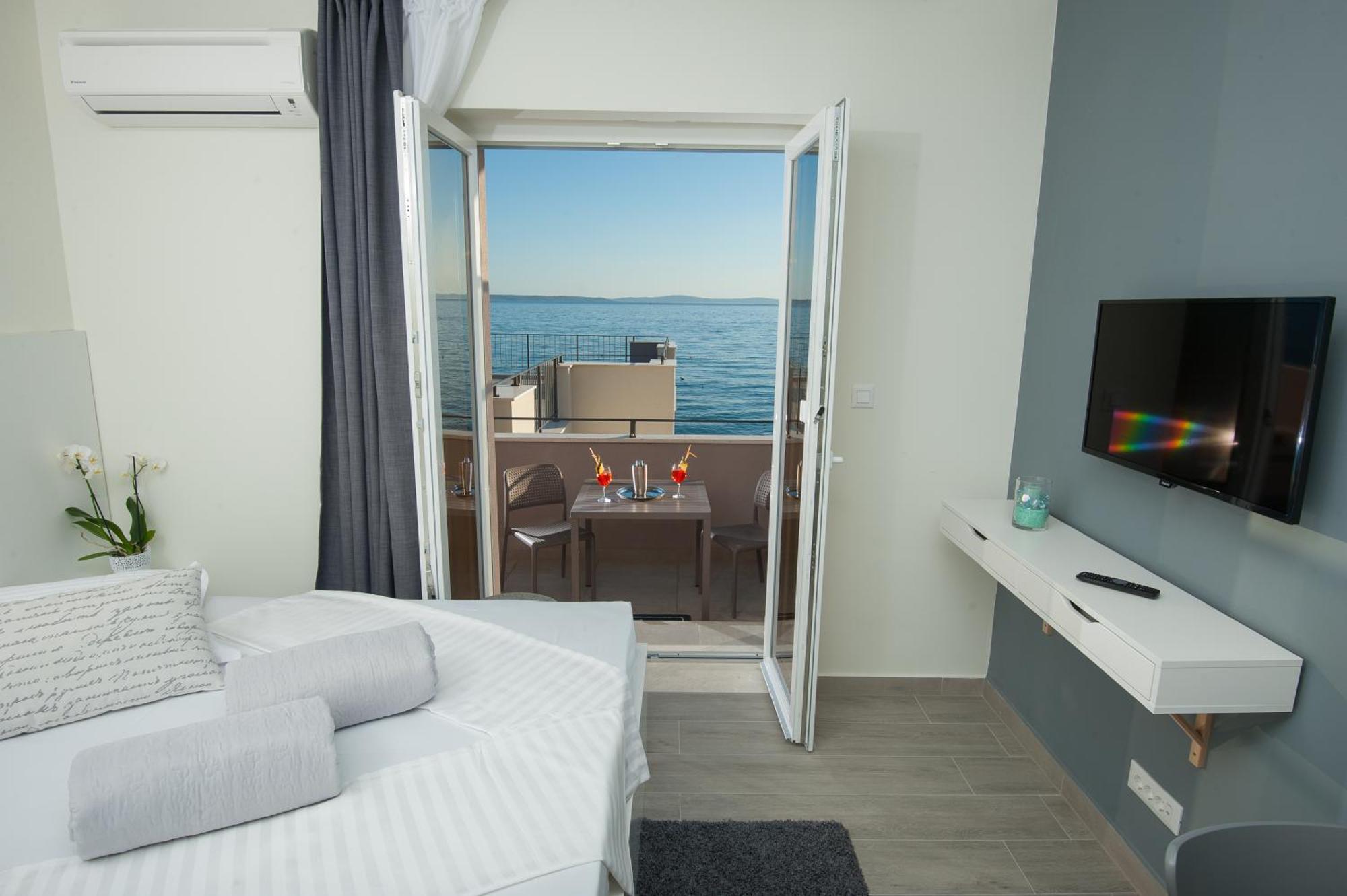 Seaside Luxury *